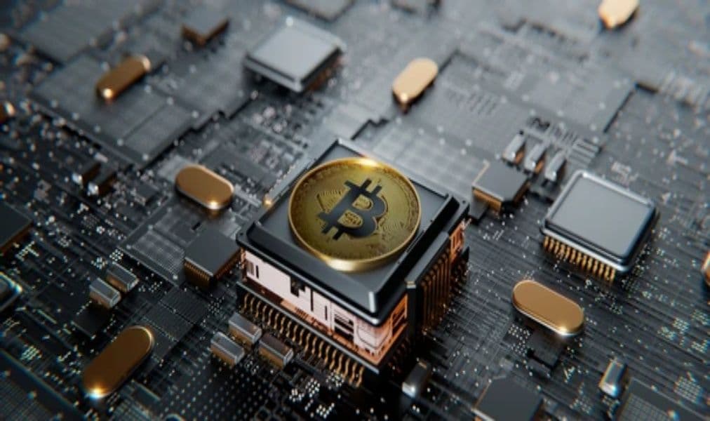 Bitcoin Miner Shifts $14M BTC to New Wallets