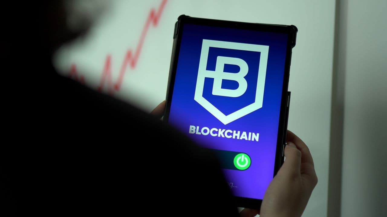 Blockchain is eating the world (2)