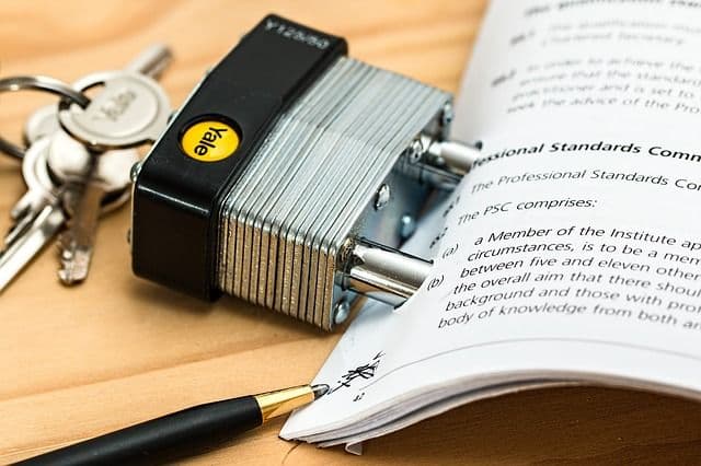 Pro-Bitcoin Lawmaker Says SEC has ‘Third-World Approach’ to Crypto