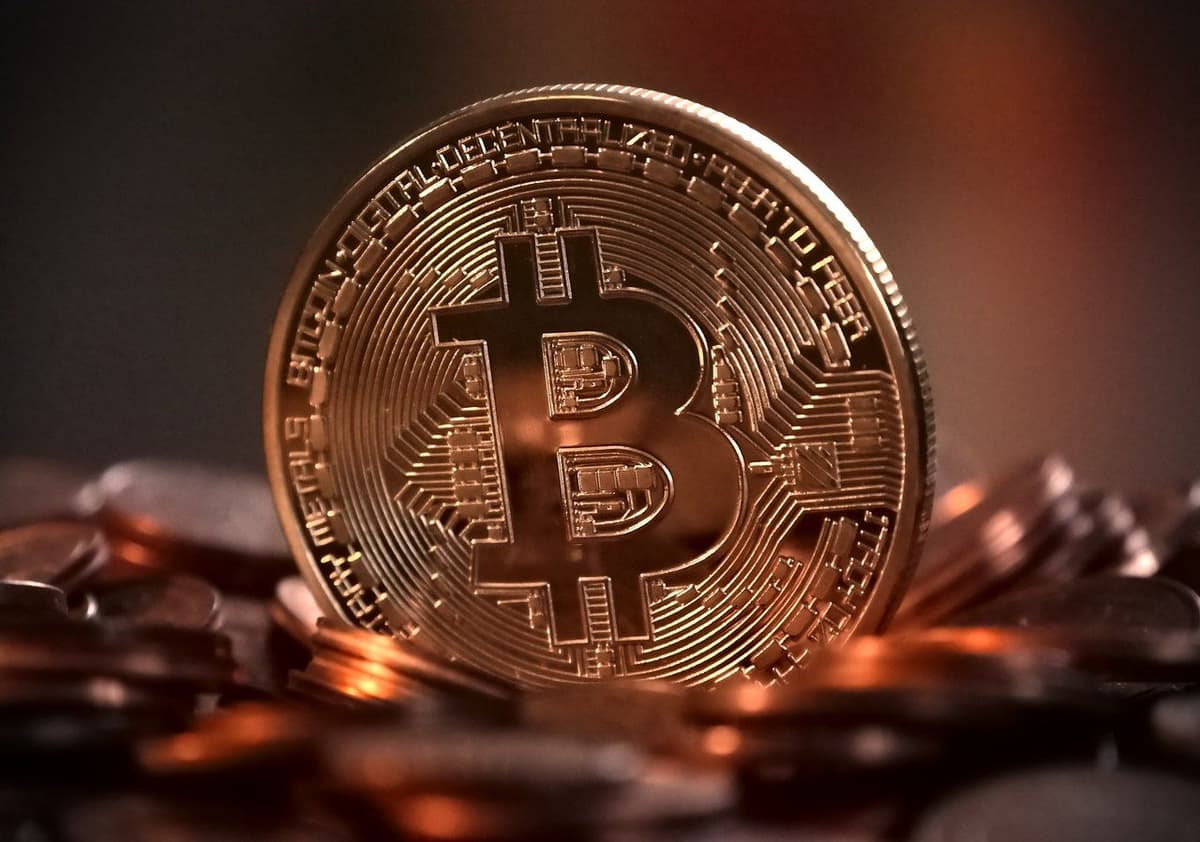 Bitcoin Price is CONSOLIDATING! Is an Uptrend coming soon?