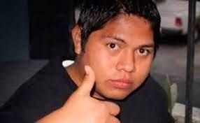 MC Dinero rapea sobre criptomonedas promocionando curso de Platzi