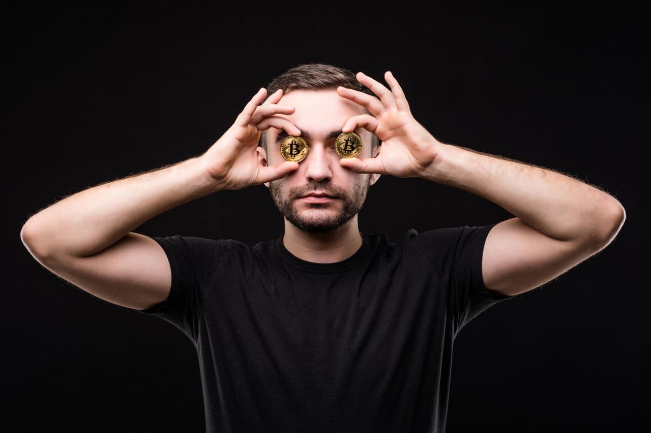 Wer ist wirklich der Bitcoin Erfinder? – Die Geschichte von Satoshi Nakamoto