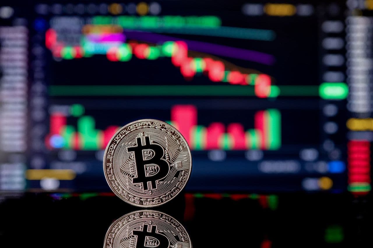 Why is Bitcoin Crashing? Will Bitcoin crash to 10K?
