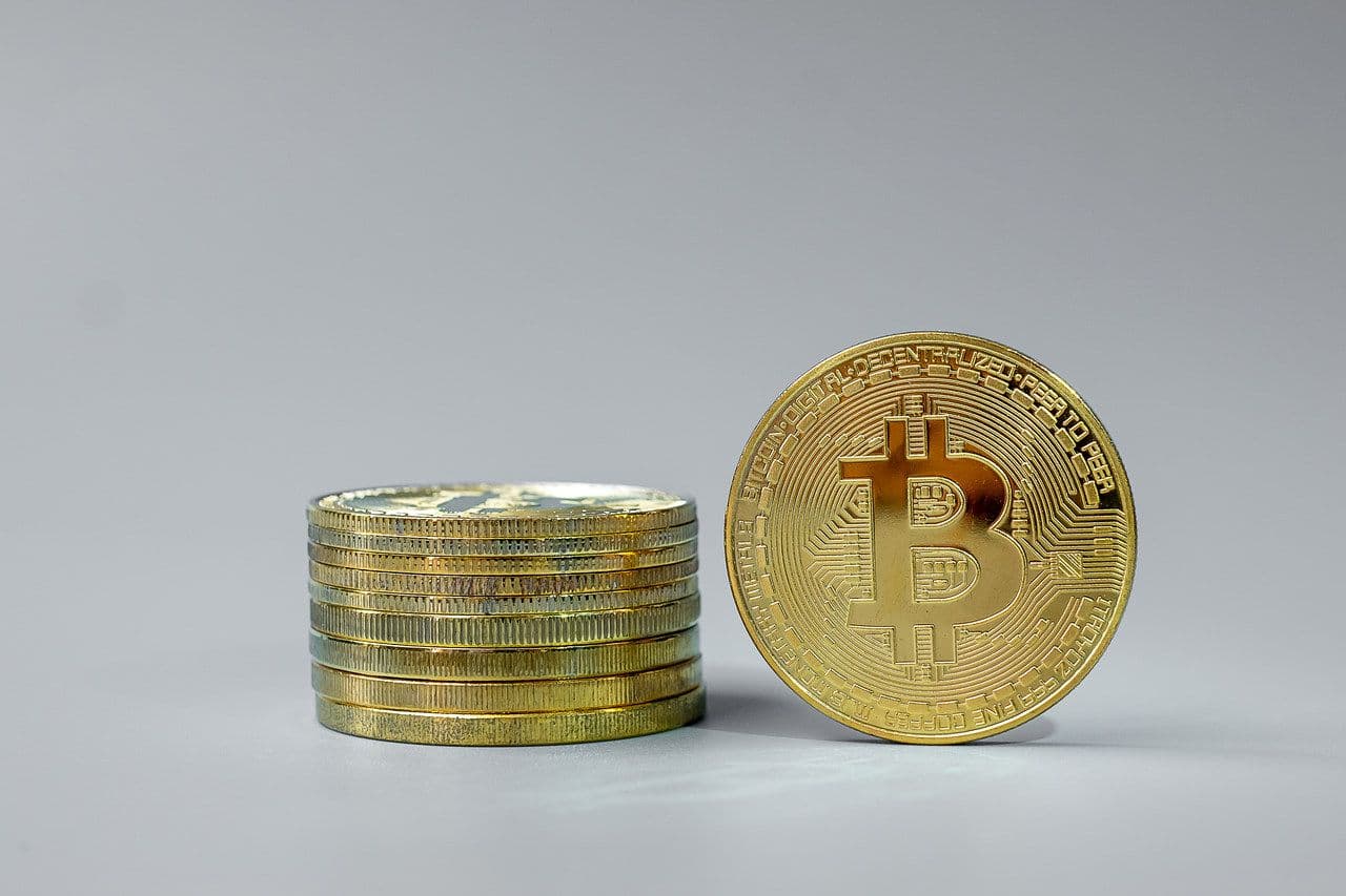 Bitcoin Kurs fallt wieder unter 18.000 Dollar – Zinserhohung Schuld?