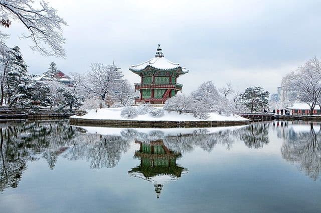 South Korea Mulls Lifting ICO Ban and ‘Blockchain Island’