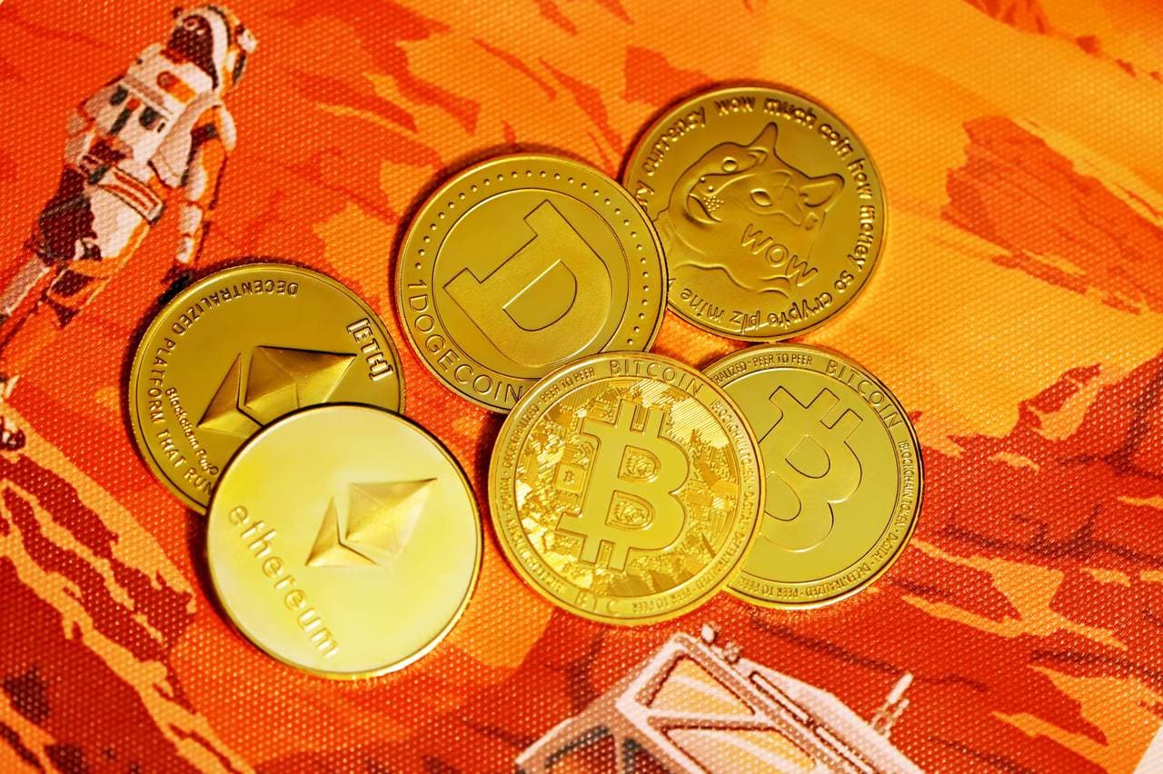Kryptowahrungen Monatsruckblick – Diese 3 Coins waren besonders stark!