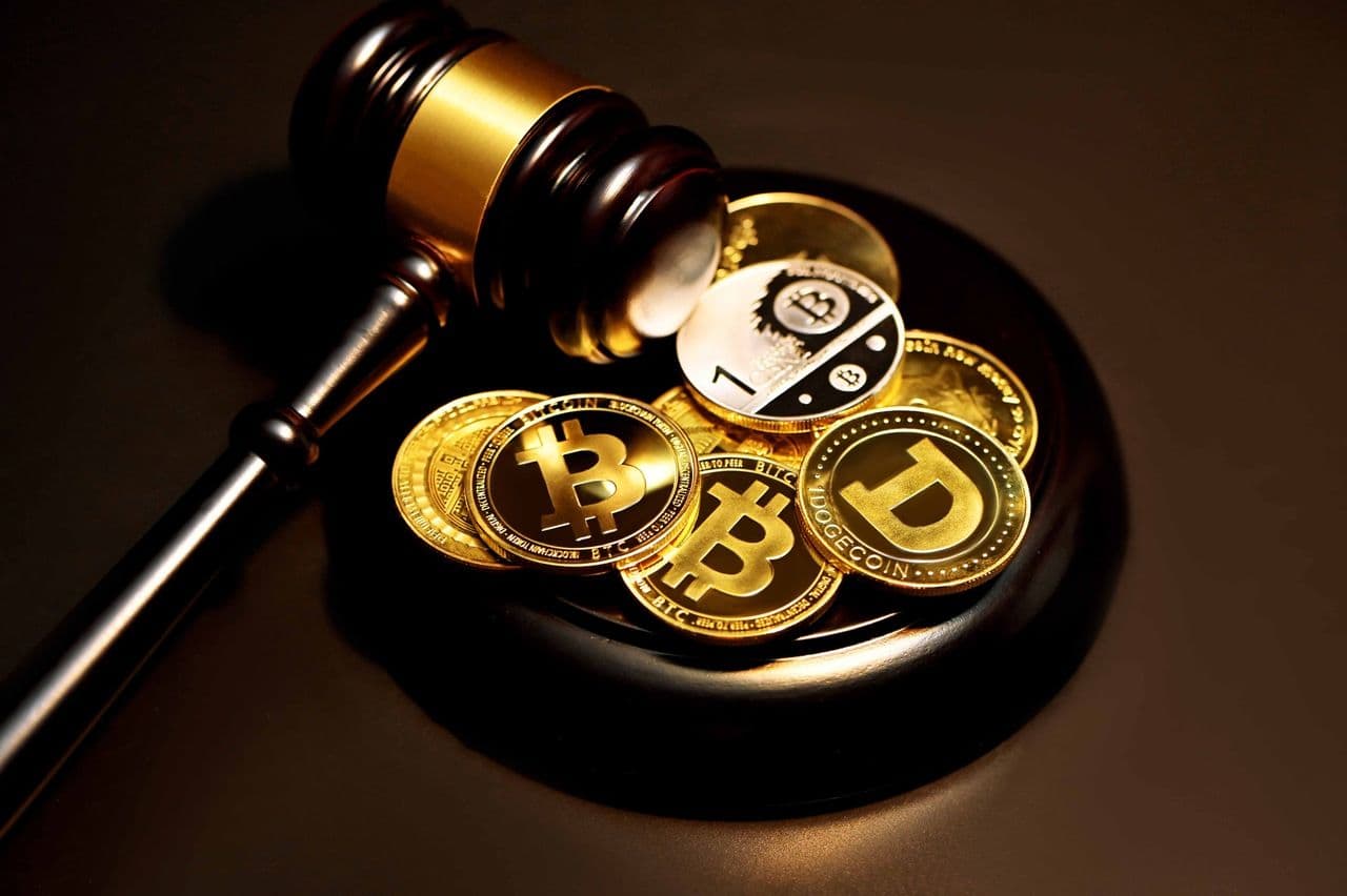 5 risikoreiche Kryptowahrungen, die dich in der Zukunft aber reich machen konnten
