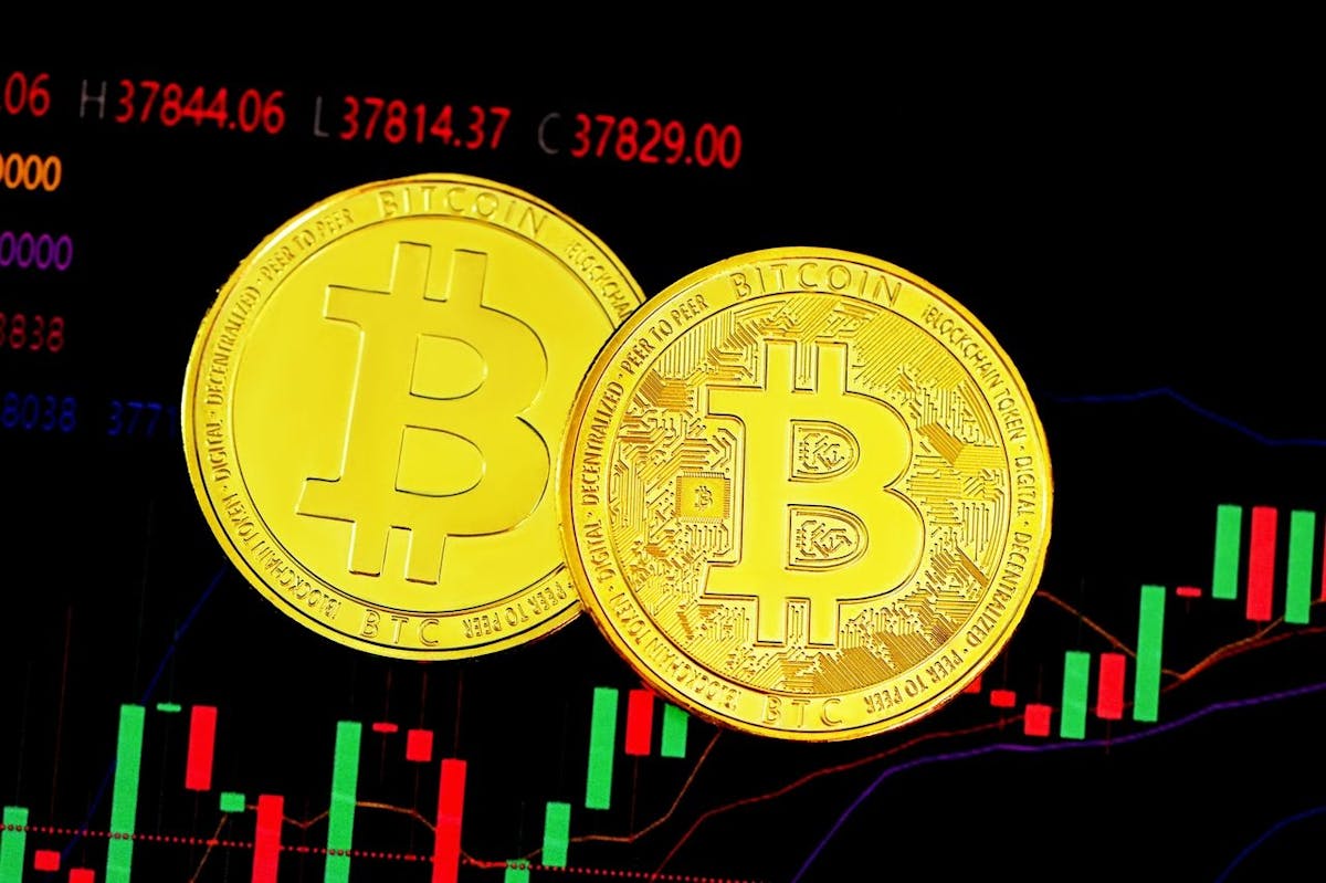 Bitcoin-Kurs bricht massiv ein- Das sind die Grunde