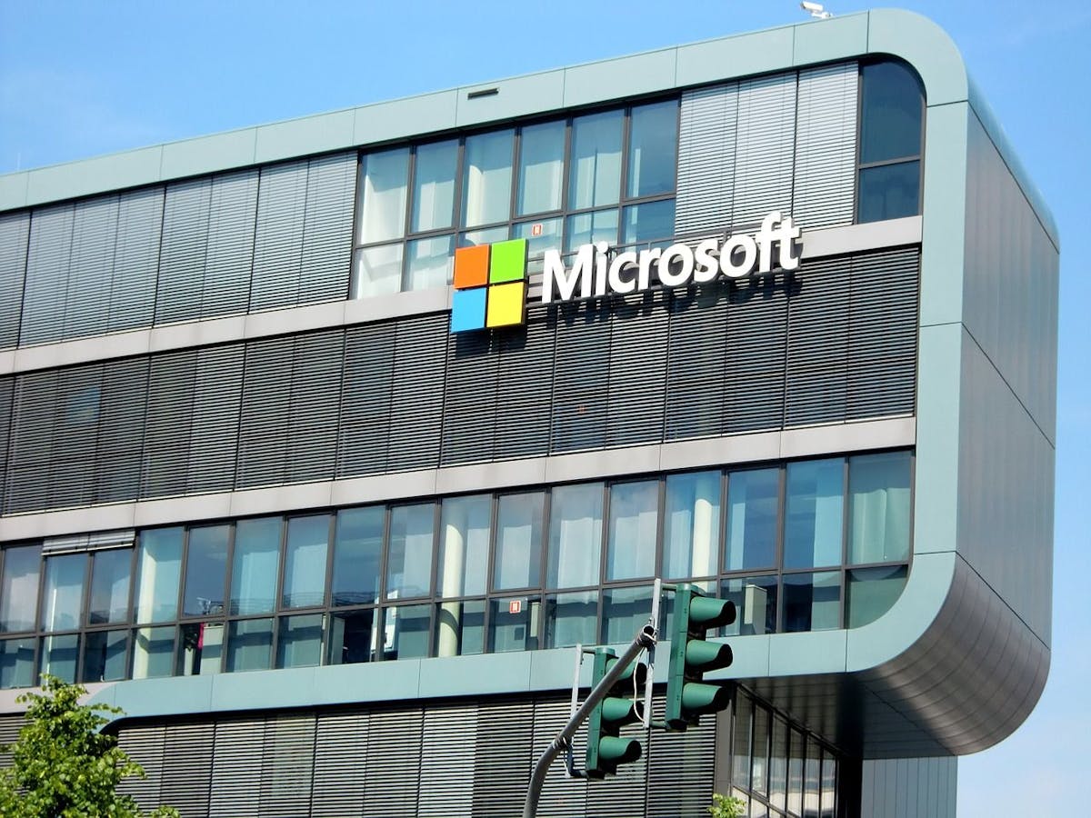Microsoft auf Rekordhoch! Wie weit kann die Microsoft Aktie jetzt steigen?