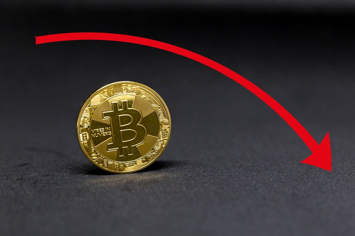 Bitcoin Kurs sturzt unter die Marke von 22.000 Dollar ab