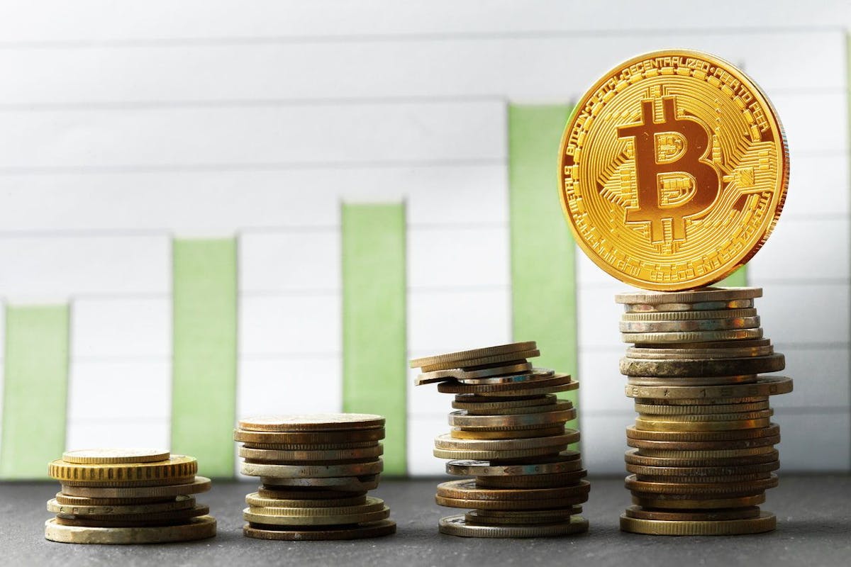 Wie kann ich monatlich 100 Euro in den Bitcoin und andere Kryptowahrungen investieren?