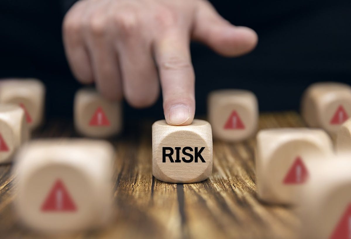 4 risikoreiche Kryptowahrungen – Investiere nur, wenn du gute Nerven hast!